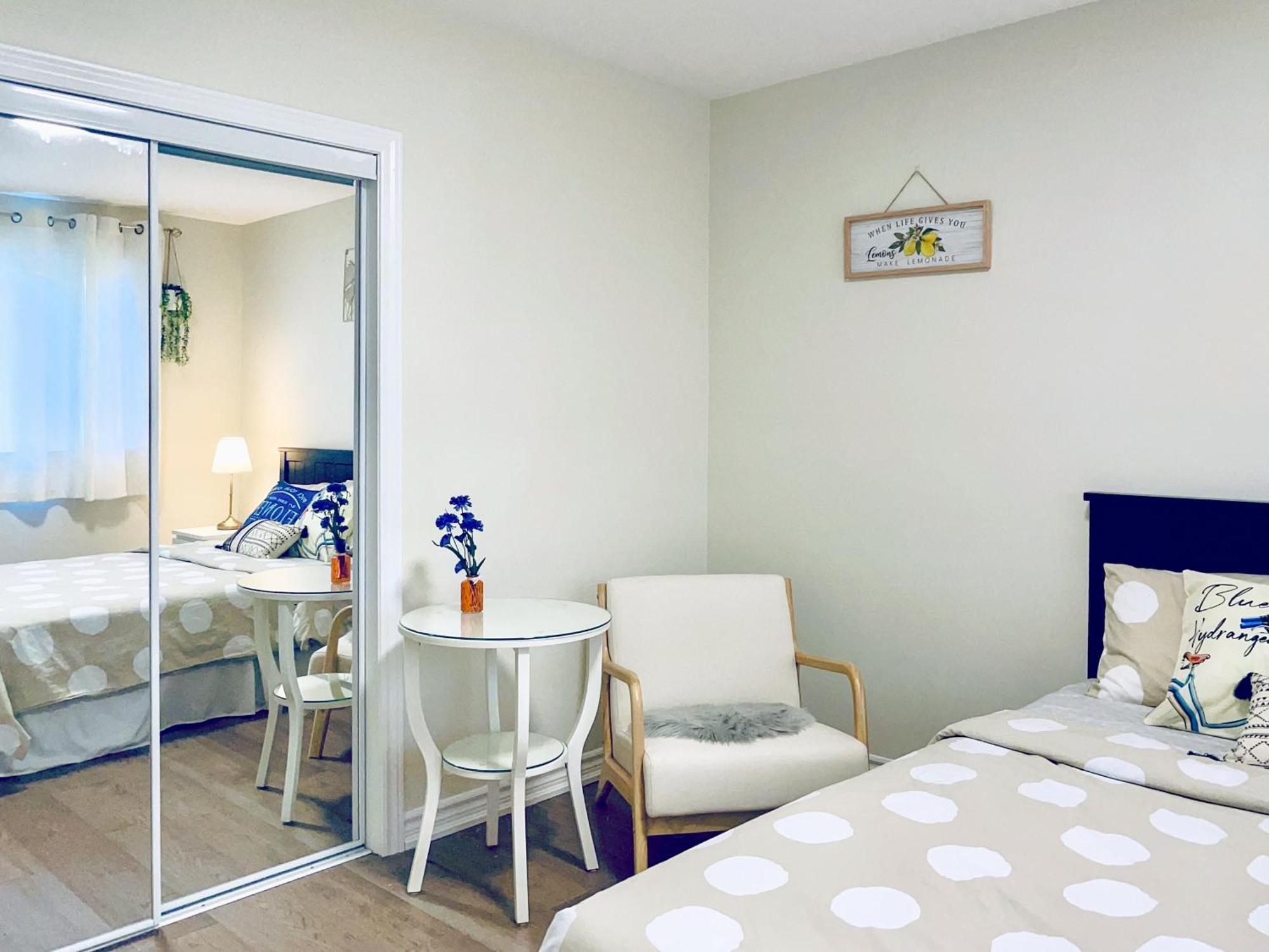 Newly-Renovated 3Br House, 12 Minutes To Airport Apartment Торонто Екстериор снимка