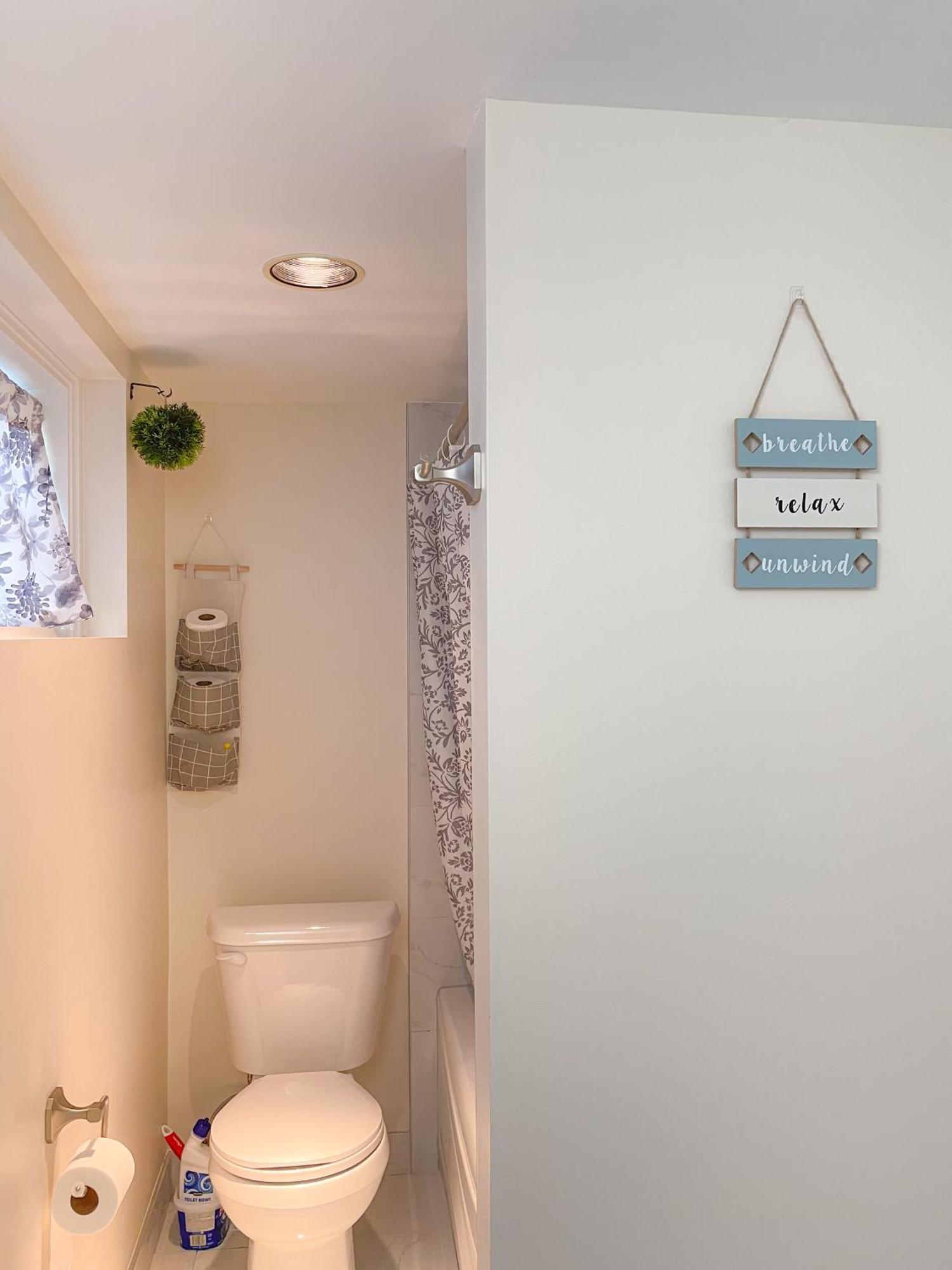 Newly-Renovated 3Br House, 12 Minutes To Airport Apartment Торонто Екстериор снимка